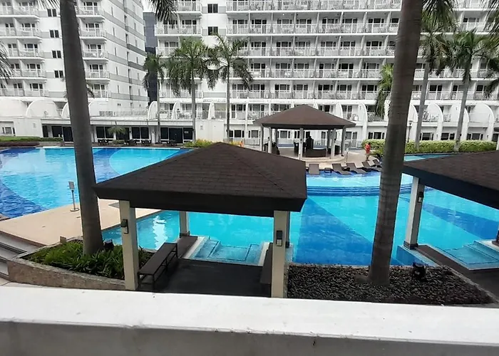 Urban Nest Staycation Aparthotel *
